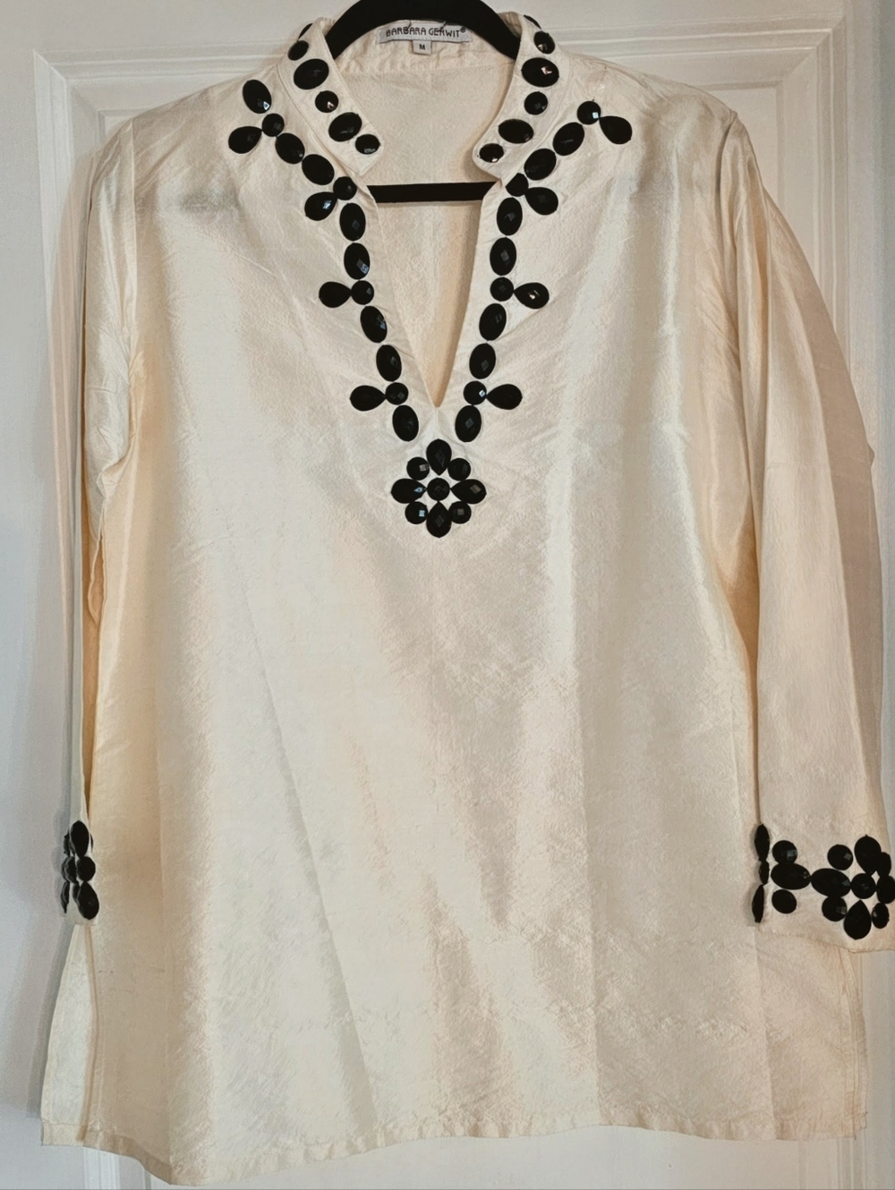 Barbara Gerwit Med 100% Silk Cream Tunic with Black Stone Detail Great Condition